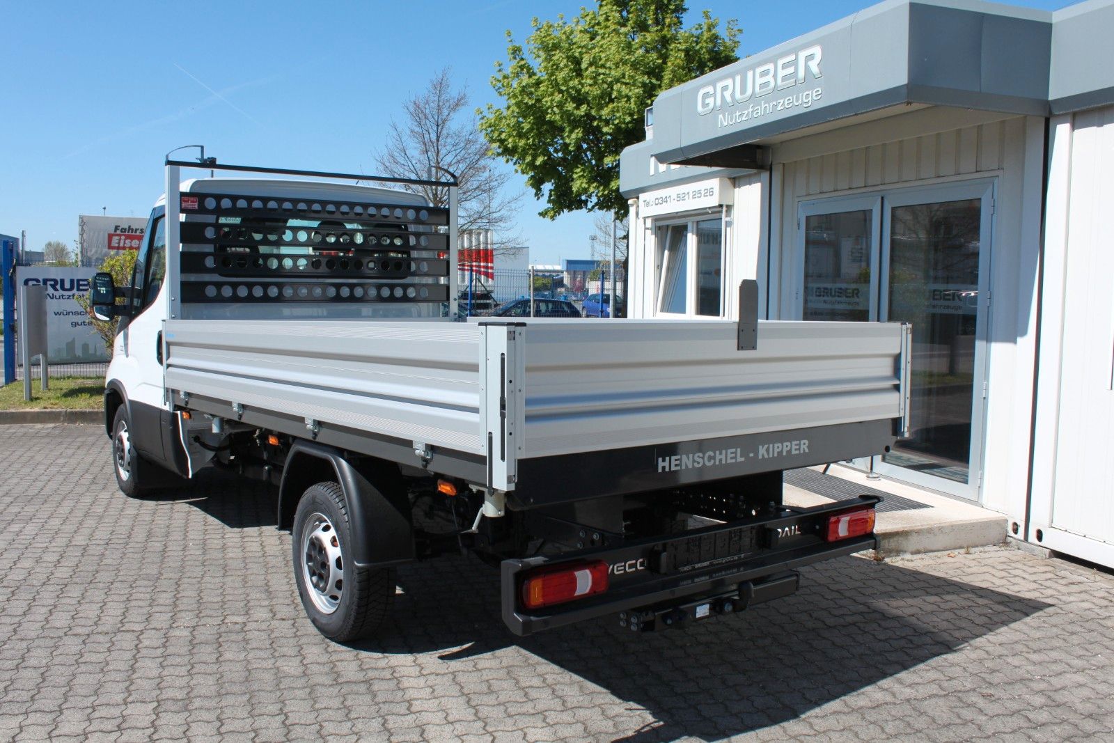 Fahrzeugabbildung Iveco Daily Kipper 3,5 Ton AHK;FS-Vorbereitung