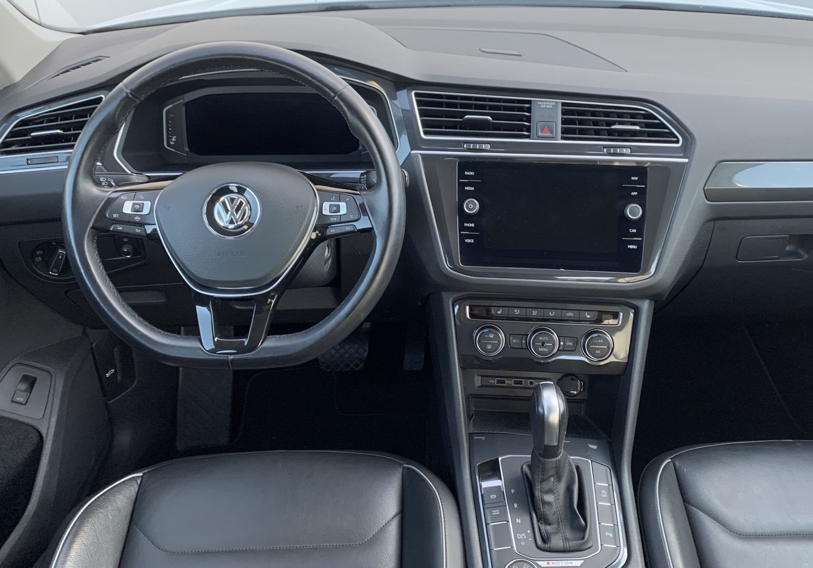 Fahrzeugabbildung Volkswagen Tiguan 2.0 TSI*Highline*4Motion*Leder*AHK*LED*