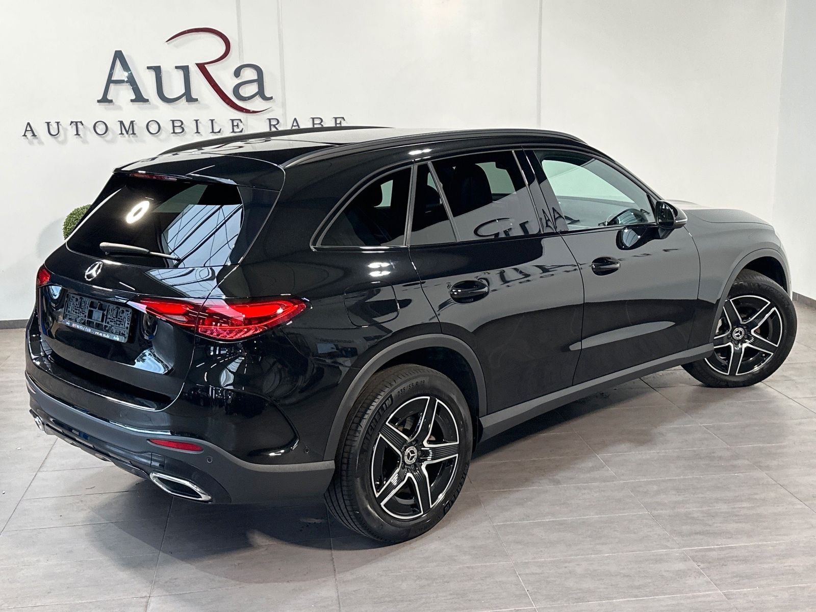 Fahrzeugabbildung Mercedes-Benz GLC 220 d 4M AMG-Line Night-Paket NAV+LED+AHK