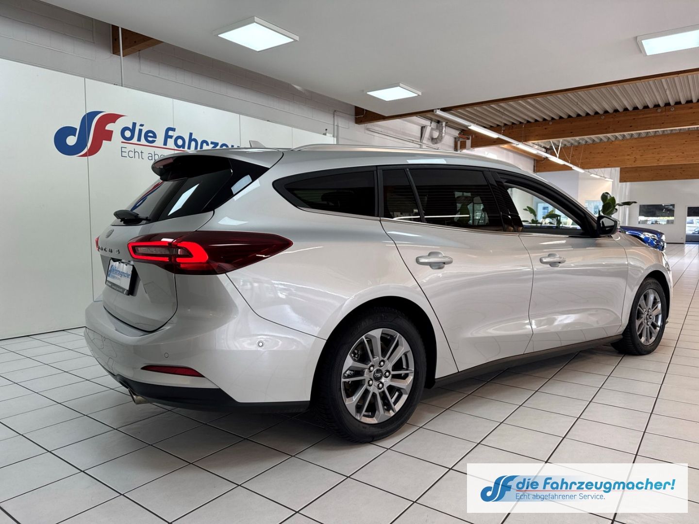 Fahrzeugabbildung Ford Focus Turnier Titanium X Navi Digitales Cockpit