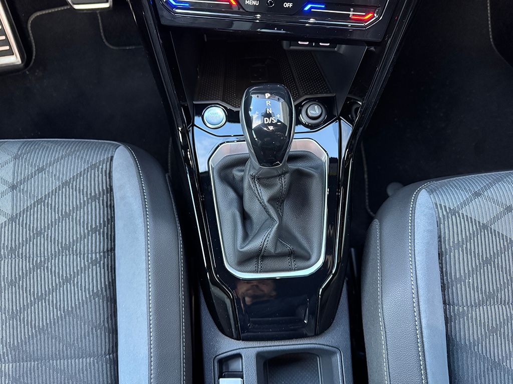 T-Roc 1.5 TSI DSG R-LINE *AHK*NAVI*KEYLESS*