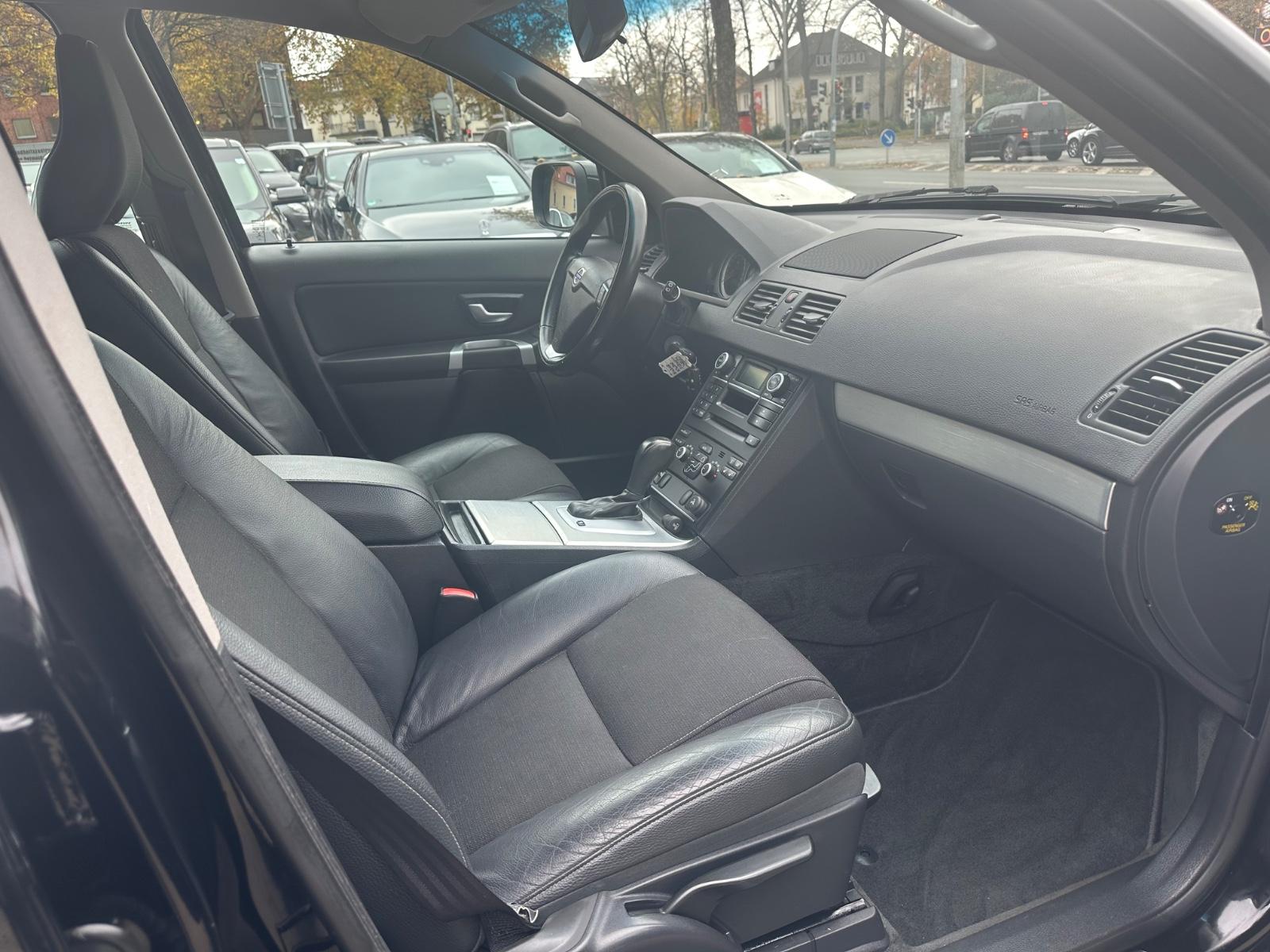VOLVO XC90 D4 2.4 163ch KINETIC - 7 PLACES - BVA - CUIR - SIÈGES CHAUFFANTS - 1 PROPRIÉTAIRE