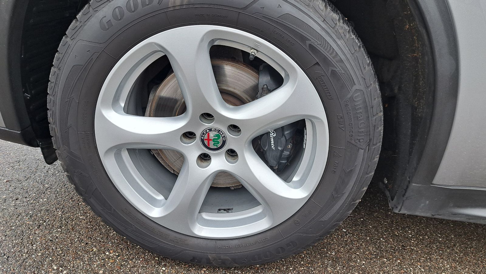 Fahrzeugabbildung Alfa Romeo Stelvio First Edition Q4