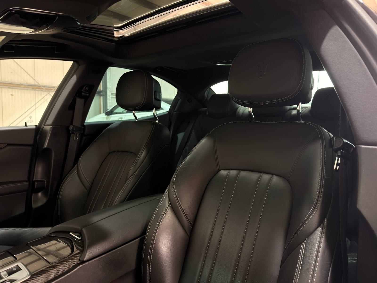 Maserati Ghibli SQ4 3.0 V6 409 ch • BVA • 4x4 • Cuir • Toit Panoramique
