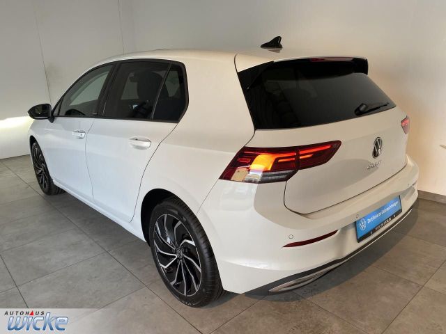 Golf VIII 1.0 TSI Move NAVI KLIMA PDC LED PANO