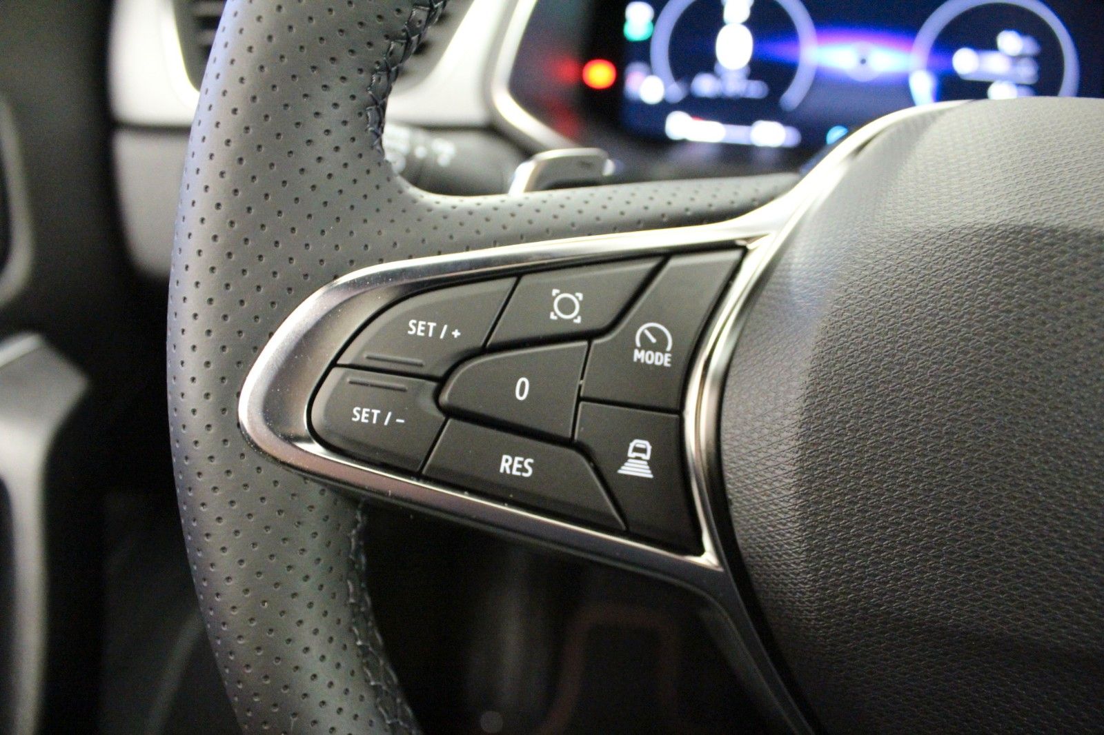 Fahrzeugabbildung Renault Captur Mild Hybrid 140 EDC Techno*Safety Paket*