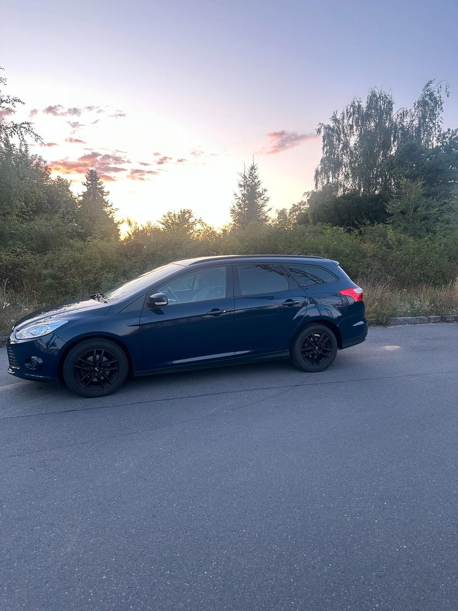 Ford Focus 2012 — rear view