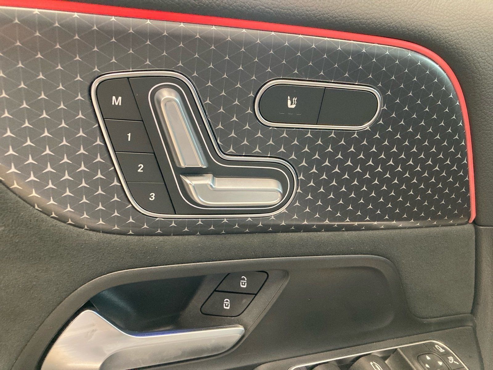 Fahrzeugabbildung Mercedes-Benz EQB 250+ AMG*Distronic*360°*Memory*7-Sitzer*Totw