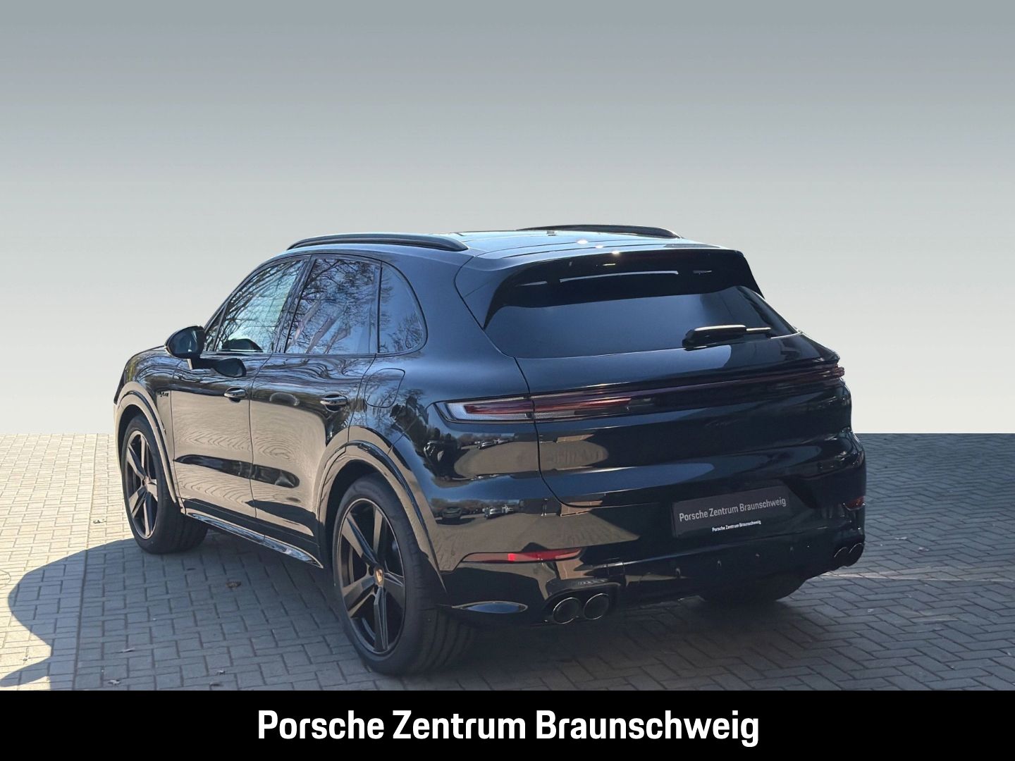 Porsche Cayenne E-Hybrid Black Edition InnoDrive BOSE imagem 3