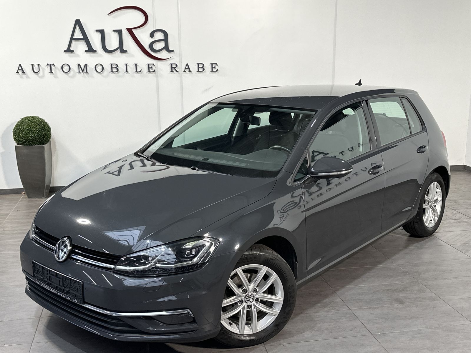Fahrzeugabbildung Volkswagen Golf 2.0 TDI CL NAV+LED+ACC+SHZ+DYNAUDIO+TEMPO