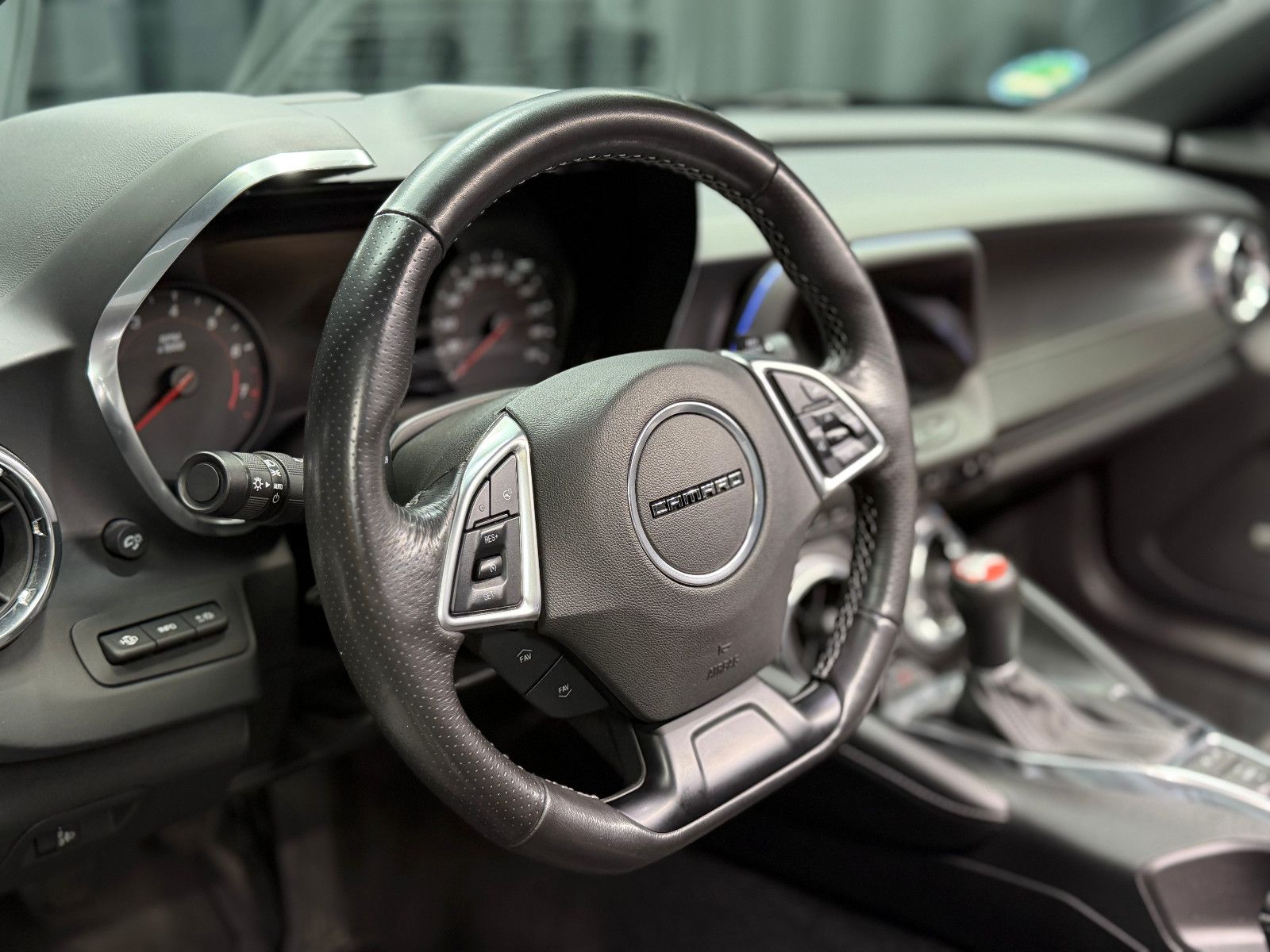 Fahrzeugabbildung Chevrolet Camaro Coupé V8|SCHALTER|RECARO|DEUTSCHES FZG|