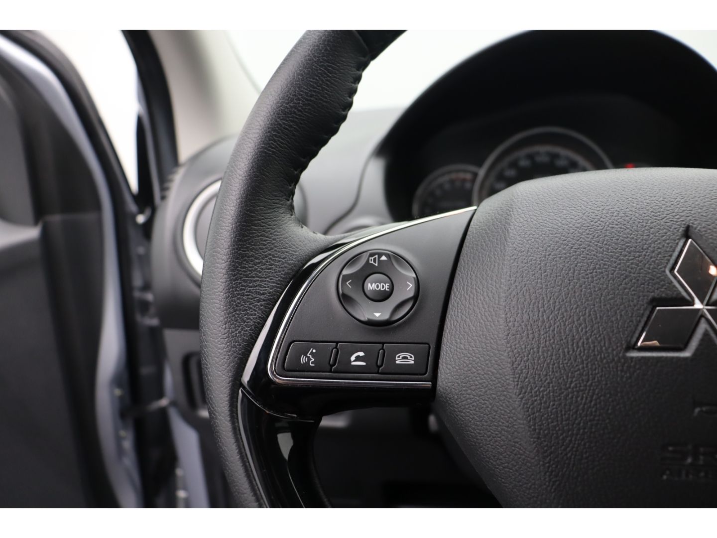 Fahrzeugabbildung Mitsubishi Space Star 1.2 Select+ AppleCP DAB Klimaanlage