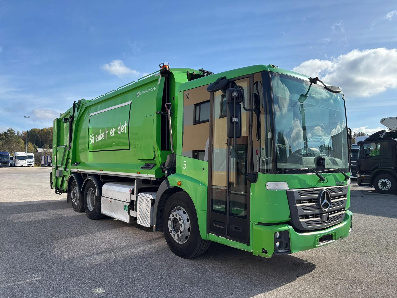 Mercedes-Benz ECONIC 2630 NGT 6x2*4 EURO6 + GEESINKNOBRA PRESS