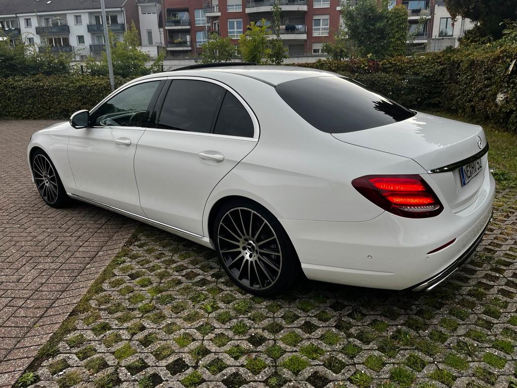 Mercedes-Benz E 200