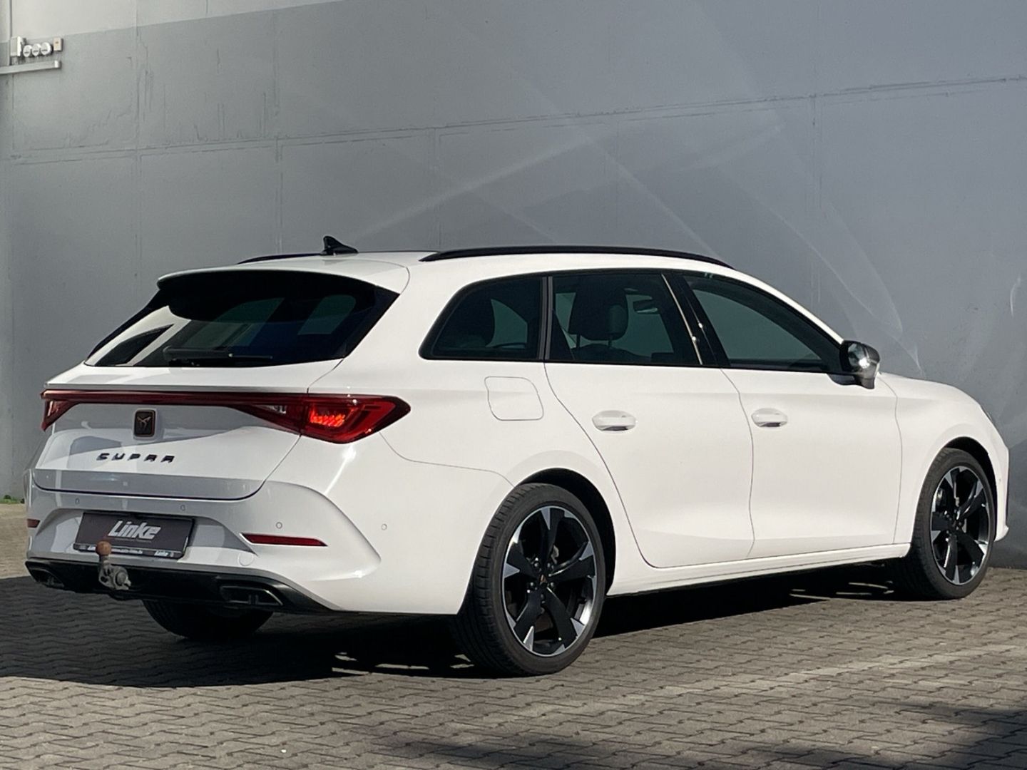 Leon Sportstourer 1.5 eTSI DSG AHK/Pano/Kamera/K