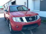 Nissan Navara Pickup King Cab SE 4X4 - Nissan mit Diesel-Antrieb: Geländewagen