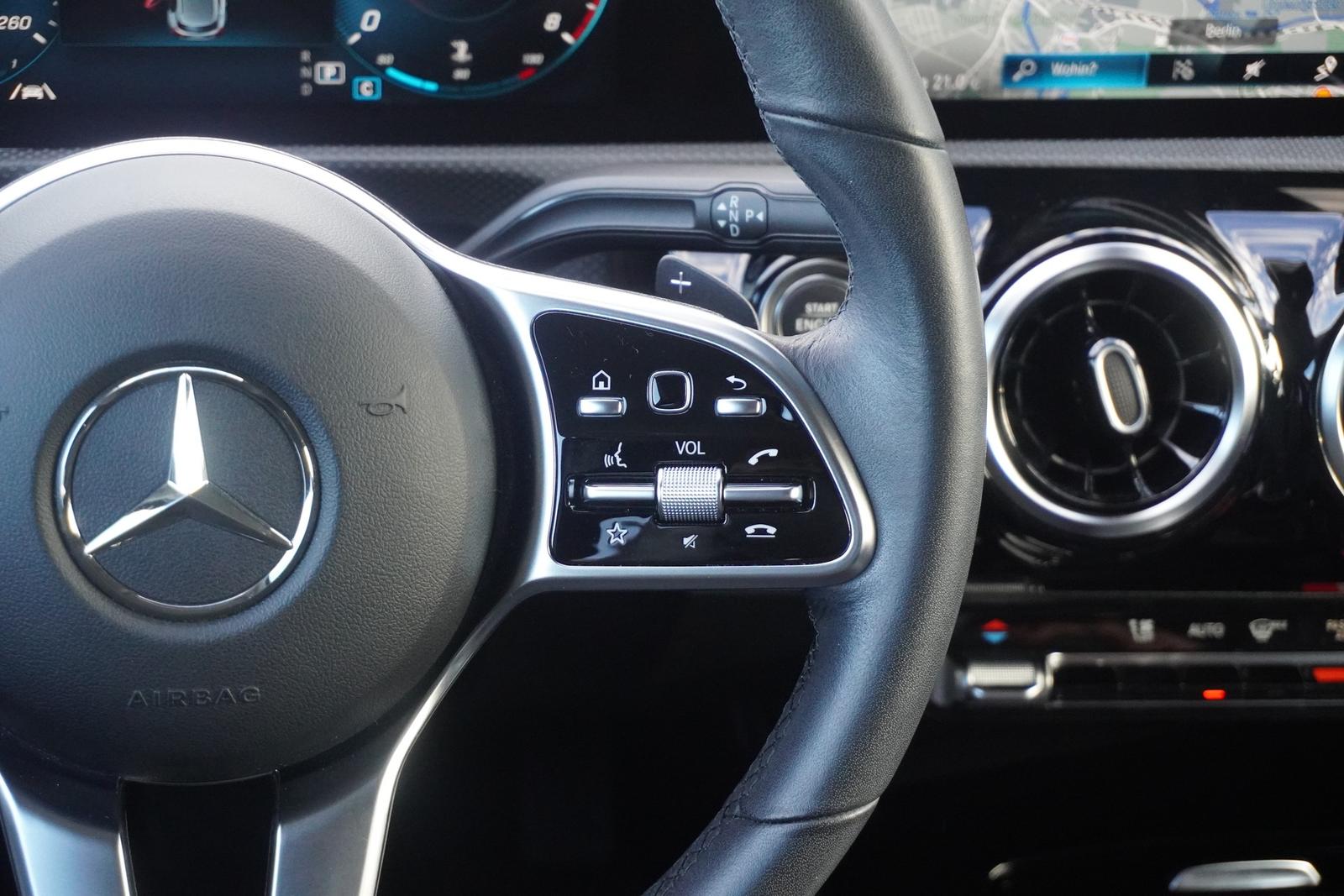 Mercedes-Benz A180 Progressive 7G-DCT LED Navi Kamera Tempomat