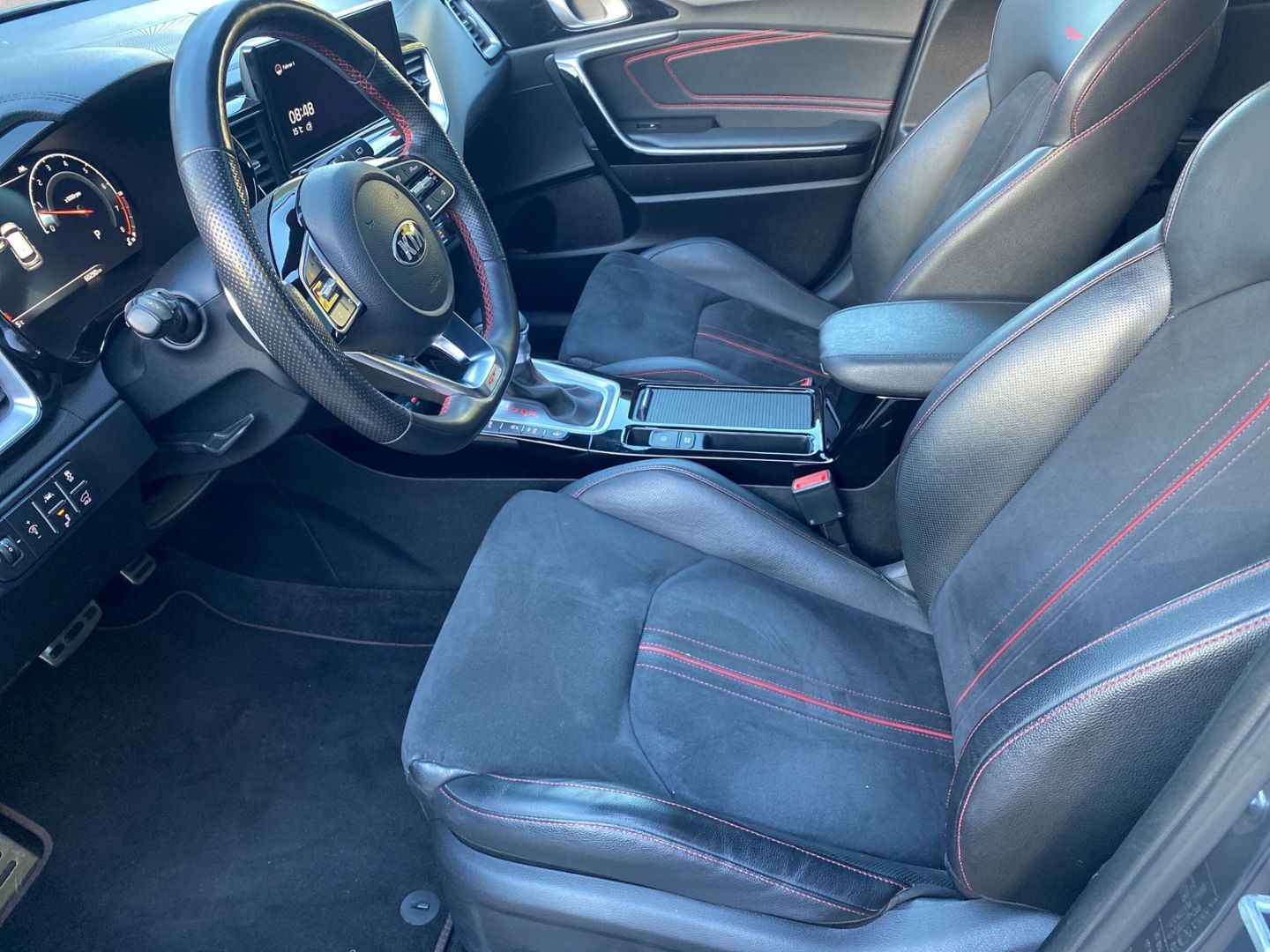 Fahrzeugabbildung Kia ProCeed GT 1.6 T-GDI EU6d *GLASDACH* *ALLWETTERR