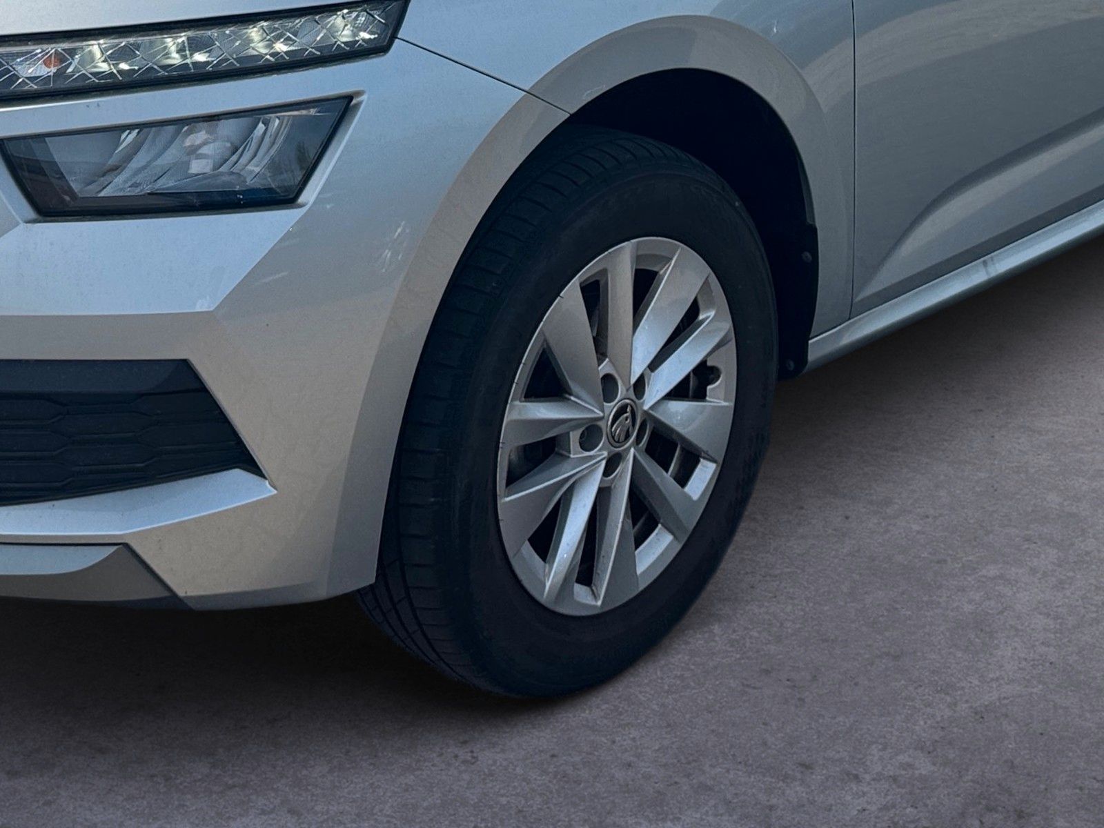 Fahrzeugabbildung SKODA Kamiq Ambition 1.0 TSI