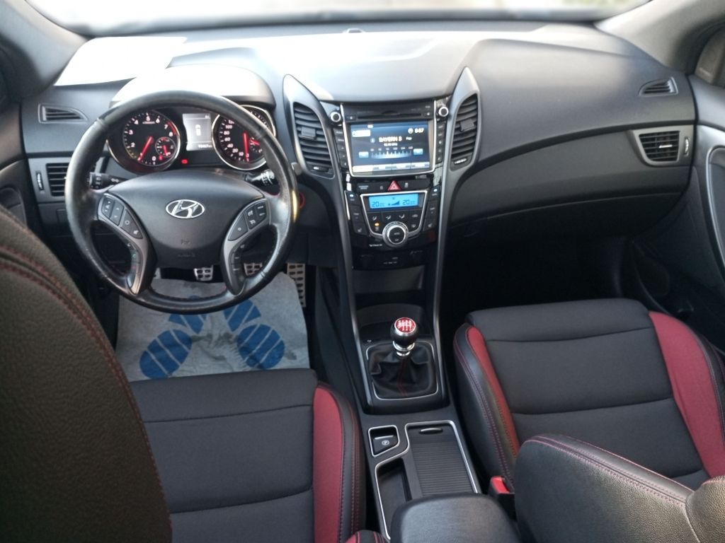 Fahrzeugabbildung Hyundai i30 1.6 T. M/T Smart-Key/Navi/Panoramadach