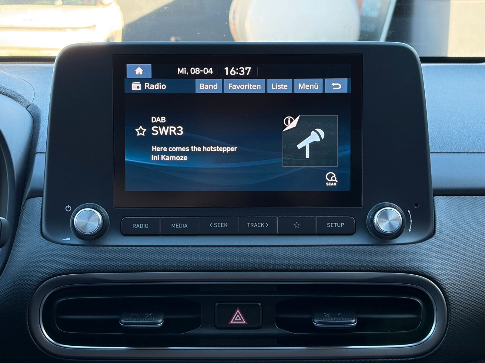 Fahrzeugabbildung Hyundai KONA E Select ACC PDC LFA LKA SHZ LHZ CarPlay