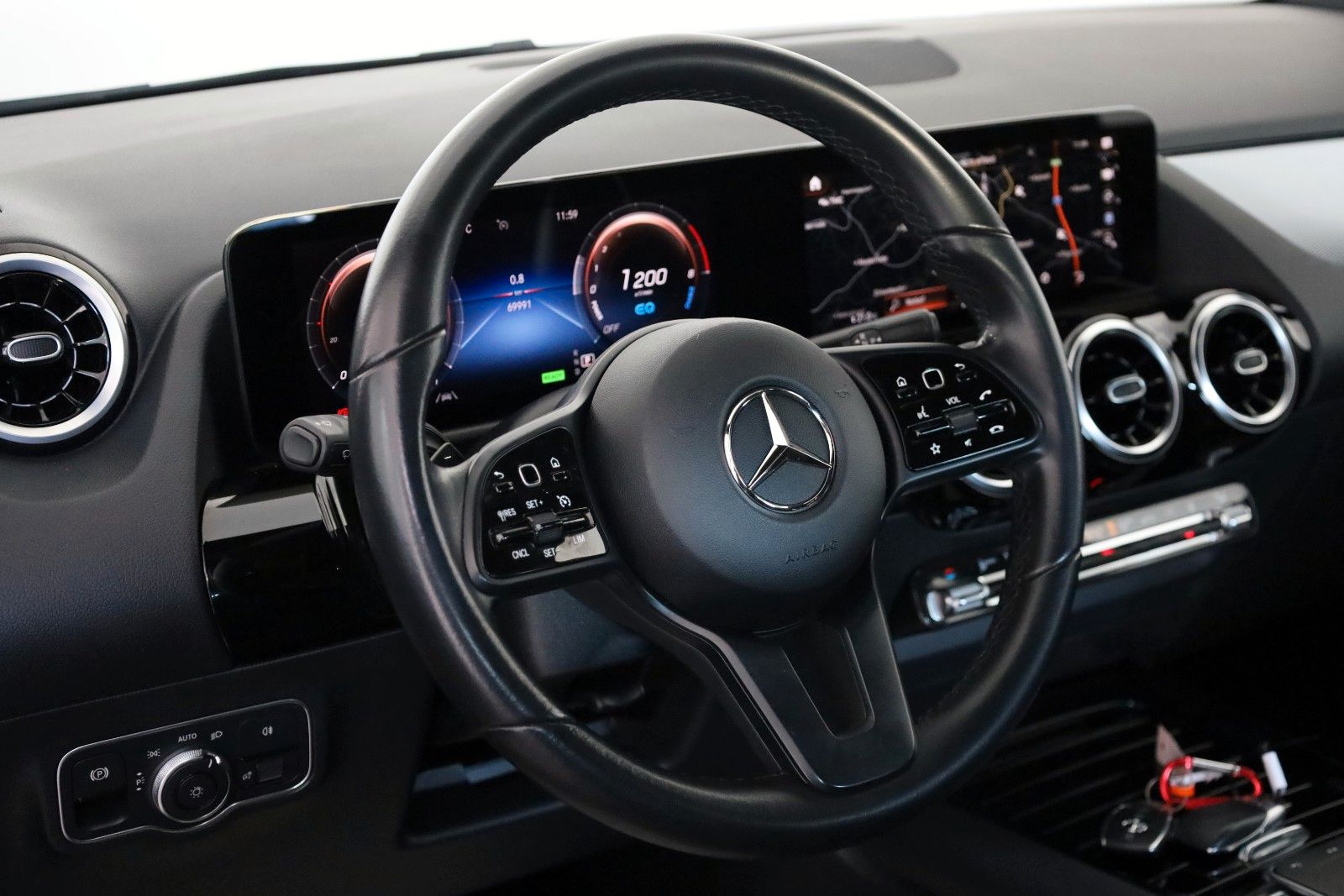 Fahrzeugabbildung Mercedes-Benz GLA 250 e Style,T.Leder,Navi,LED,SH