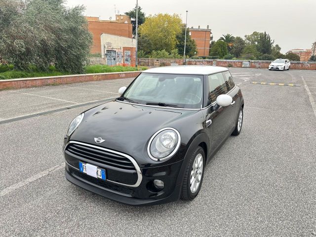 MINI Mini Mini Cooper D 1.5 Hype 3p E6 *Navi