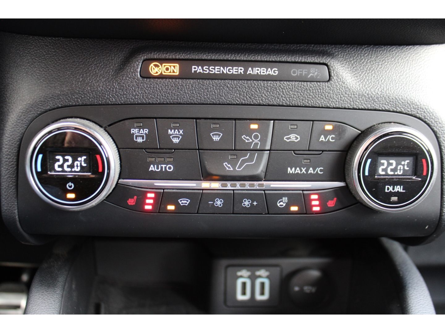 FORD Kuga 2.0 Hybrid ST-Line ACC LED TWA RFK AHK Navi - Image 27
