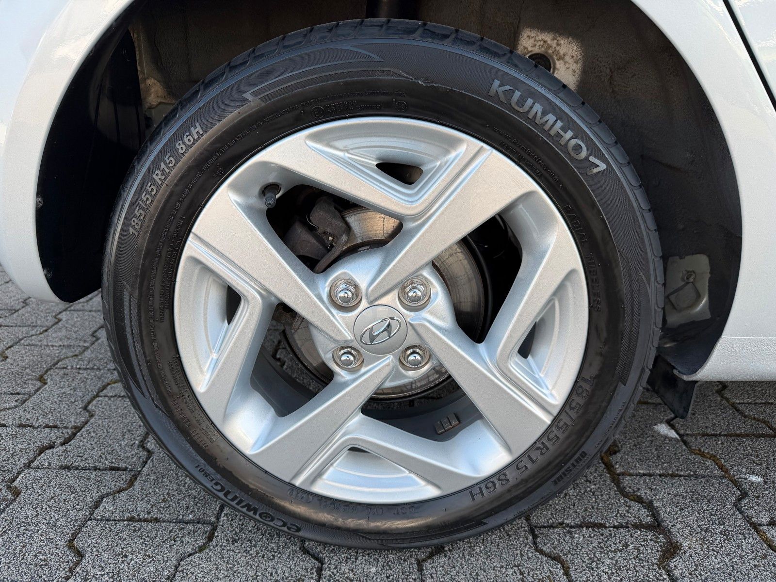 Fahrzeugabbildung Hyundai i10 1.2ltr. AMT Style 1 Hd. Scheckheft M+S