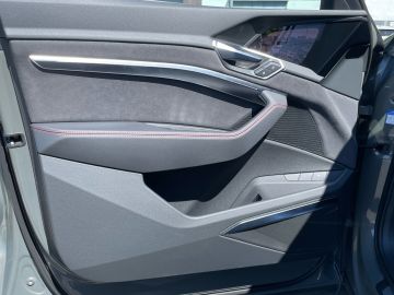 Audi Q8 e-tron - 12