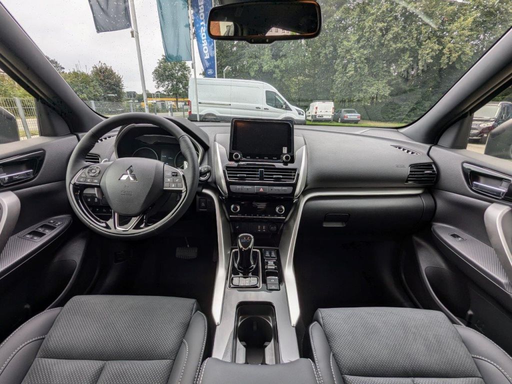 Fahrzeugabbildung Mitsubishi Eclipse Cross 2.4 PHEV 4WD Select