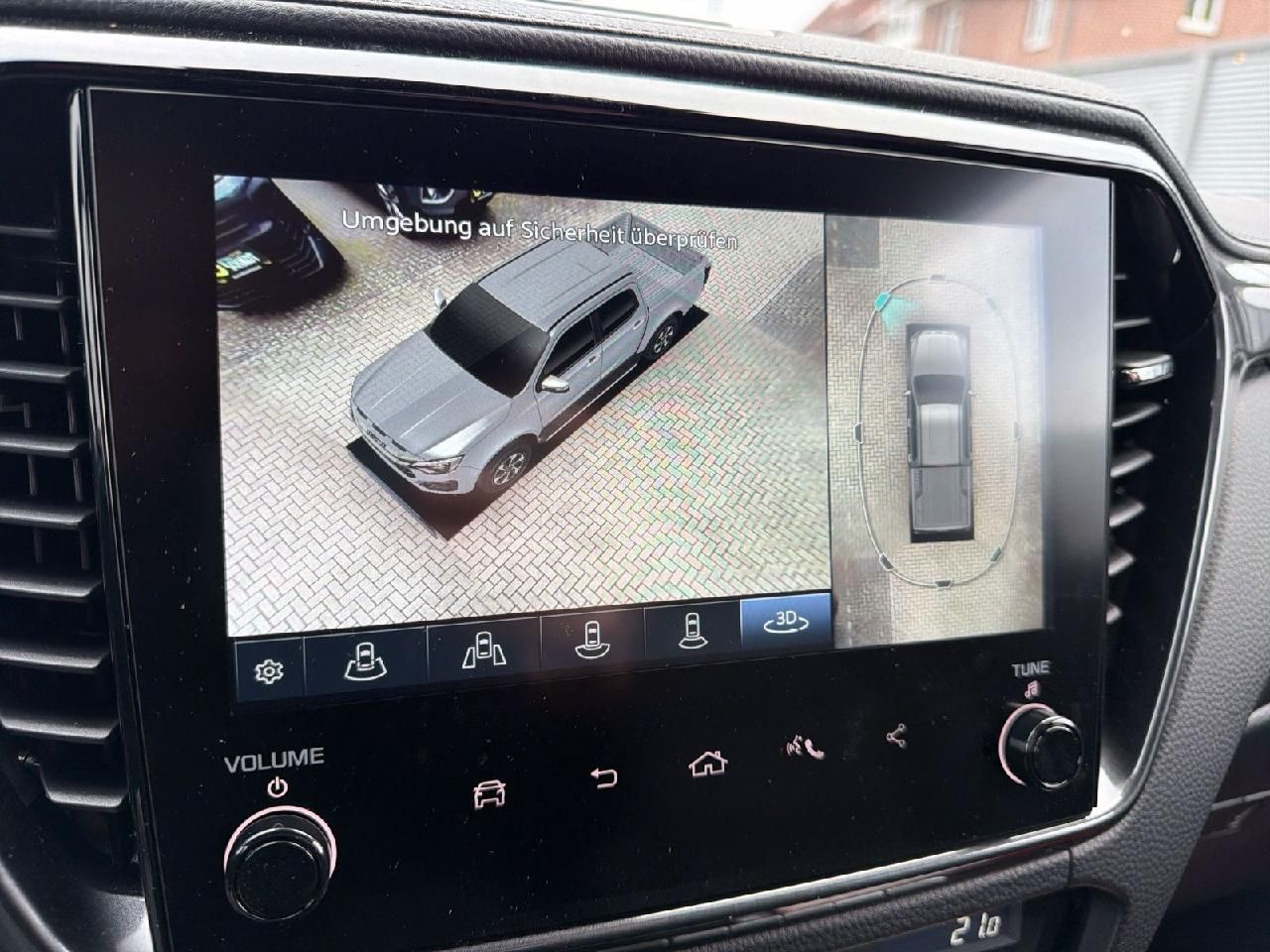 Fahrzeugabbildung Isuzu D-Max Space Cab 4WD V-CROSS