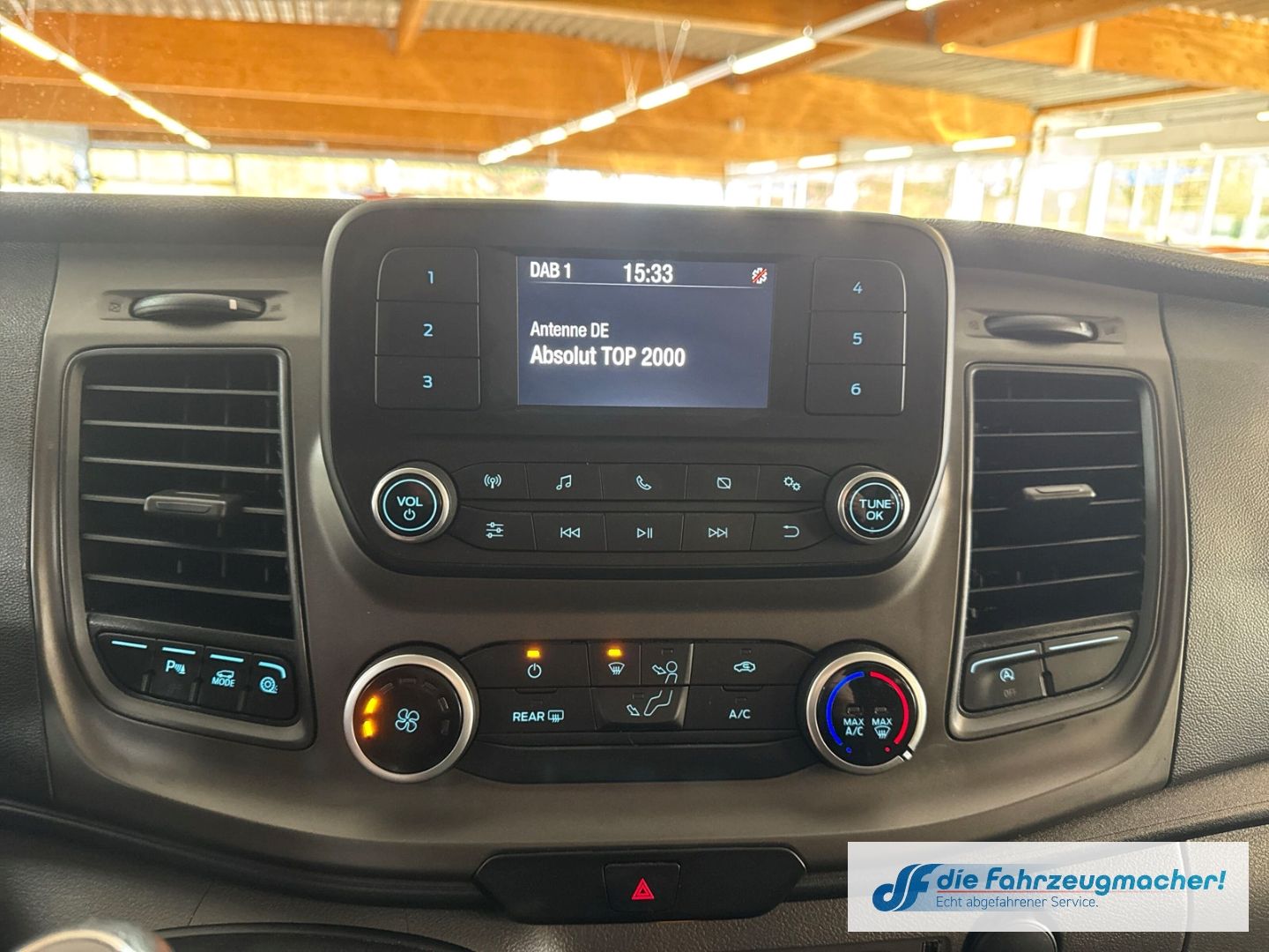 Fahrzeugabbildung Ford Transit Custom Dyn. Kurvenlicht DAB Notbremsass.