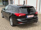Ford Focus Turnier Titanium NAVI/KEYL/AUTOMATIK/B&O - Ford Focus: Standheizung