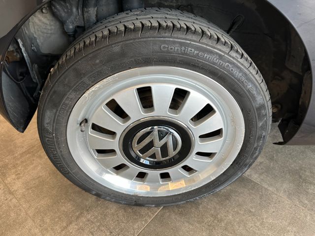 MYAUTOCENTER – Gebraucht- und Jahreswagen mit Werkstattservice in Pfaffenhofen Volkswagen up! black up! *Sitzh.*Navi*Klima*TÜV0428*