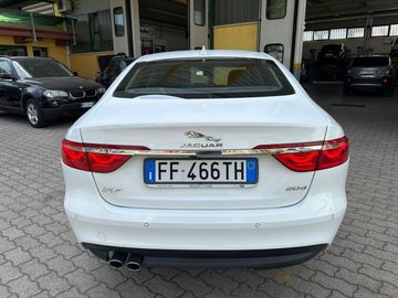 Jaguar XF - 7
