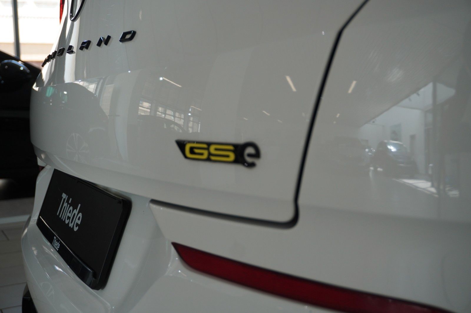 Fahrzeugabbildung Opel Grandland (X) 1.6T GSe HYBRID 4X4 NAVI/LED/SPORT