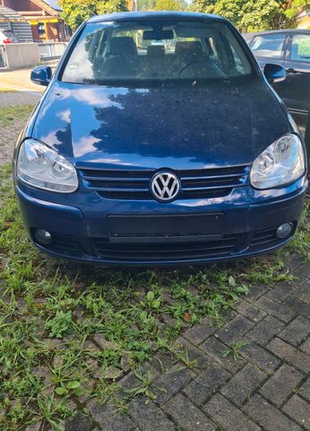 Volkswagen Golf 5 // 2.0 L //  FSI