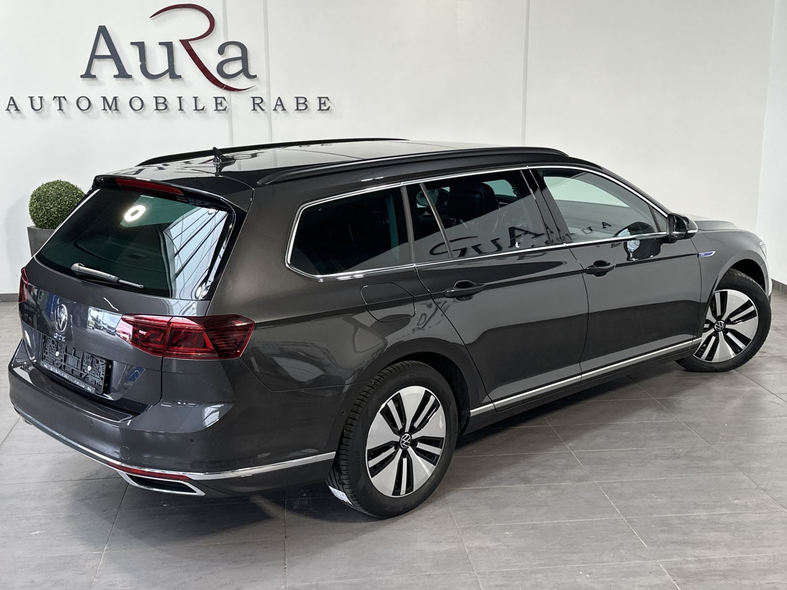 Fahrzeugabbildung Volkswagen Passat Variant GTE NAV+LED+PANO+AHK+STANDHEIZUNG
