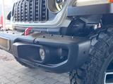 Jeep Gladiator Mojave X MY25 *ACC,CarPlay,Navi,AHK* - weiße Jeep Gladiator
