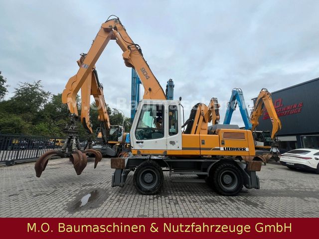 Liebherr A 904 /Hochfahrbare Kabine /Polypgreifer