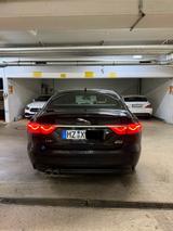 Jaguar XF 20d AWD 180PS R-Sport Automatik R-Sport - gebrauchte Jaguar XF aus dem Jahr 2017