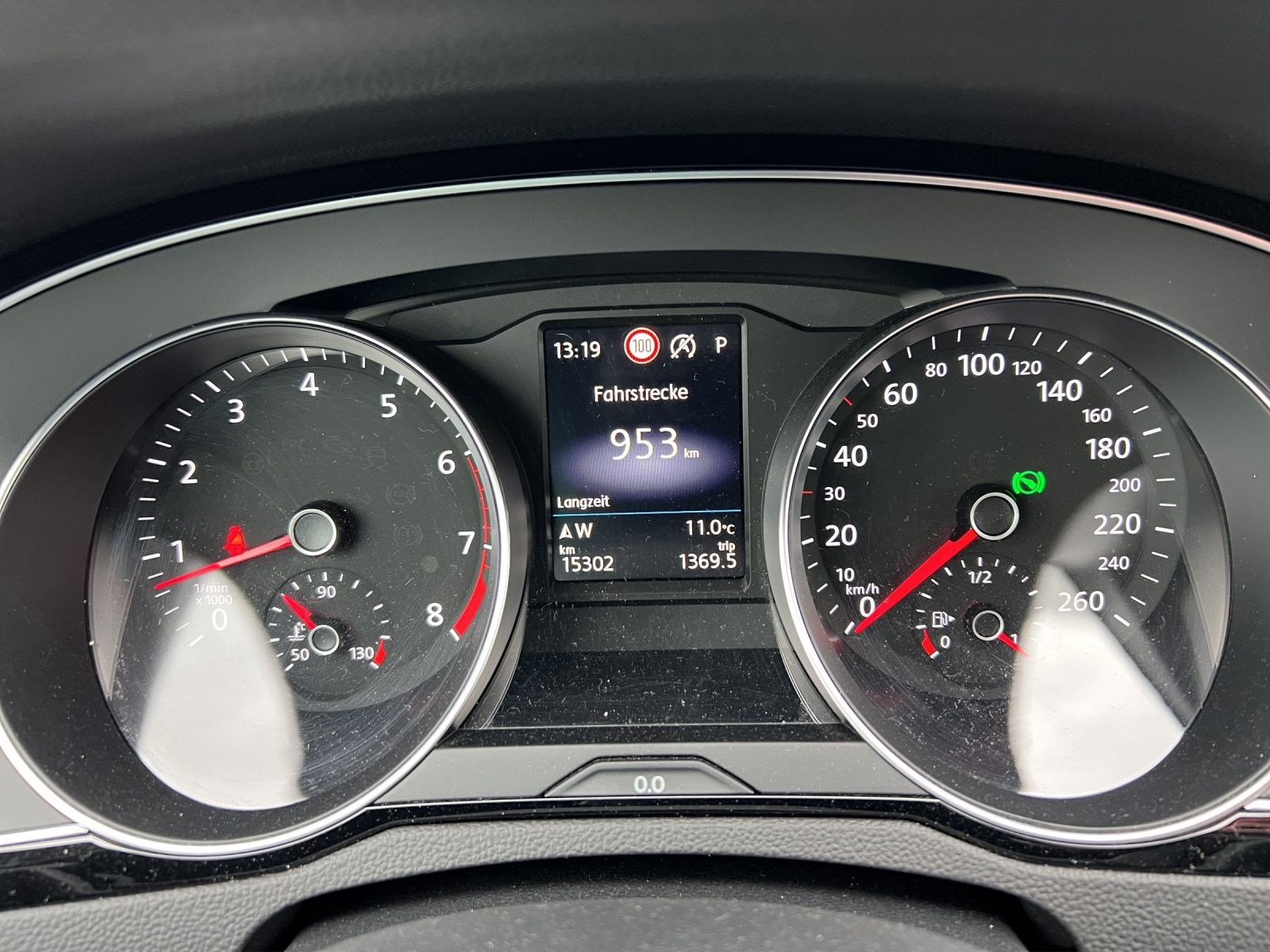 Fahrzeugabbildung Volkswagen Passat Variant R-Line Elegance TSI DSG LED ACC N