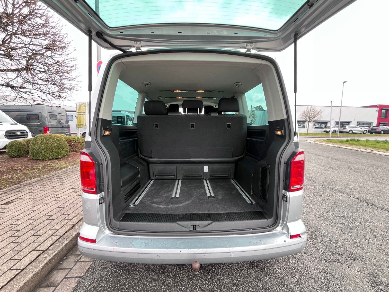 Fahrzeugabbildung Volkswagen T6 Multivan Trendline