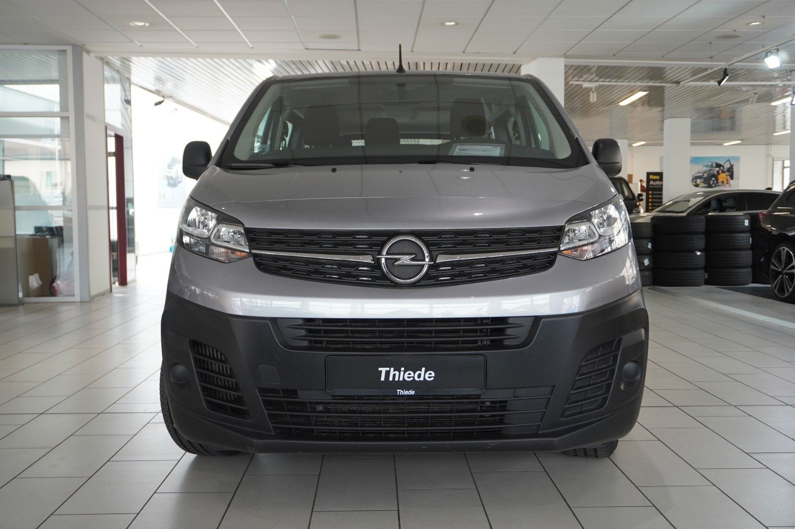 Fahrzeugabbildung Opel Vivaro C Kombi 2.0D "L" 9-SITZER NAVI/TEMP./DAB+