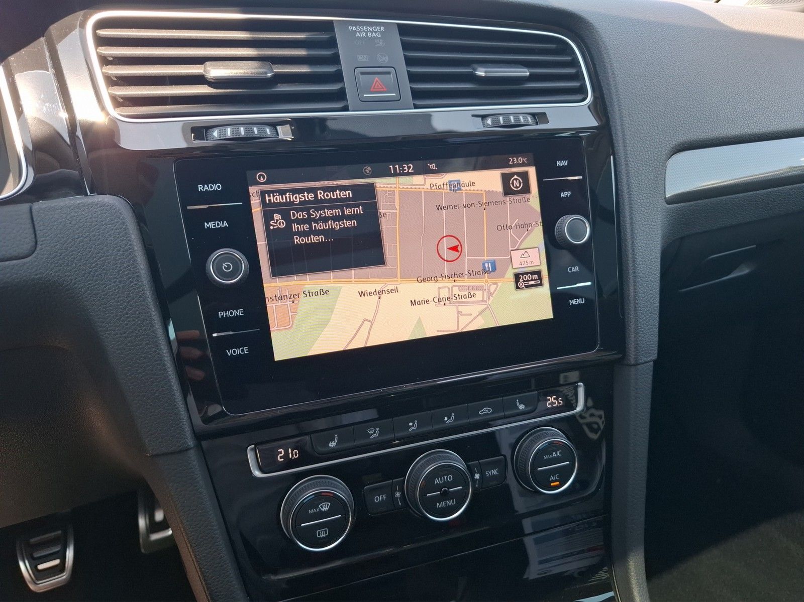 VW Golf VII Variant 1.5 TSI JOIN KLIMA / NAVI / PAN - Image 13