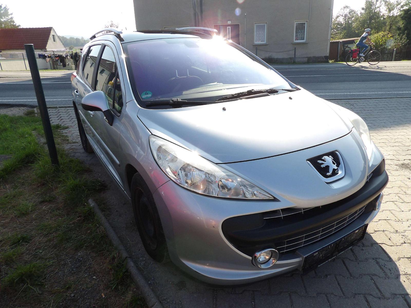 Peugeot 207 2008 — interior