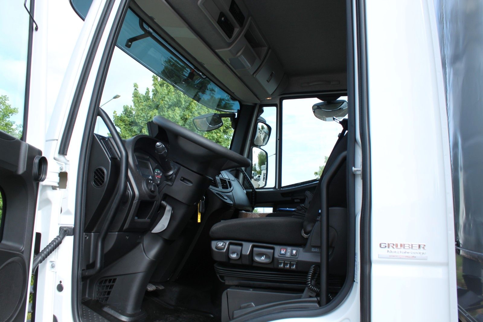 Fahrzeugabbildung Iveco Eurocargo ML140E28/P EVI_E Junge Schiebeplane