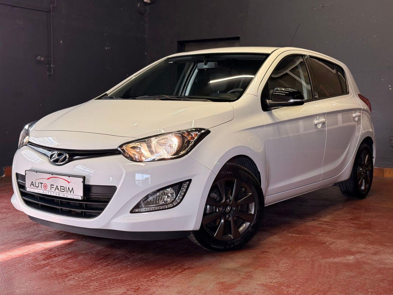 Hyundai i20 wenig KM*KLIMA*SITZHEIZ.*BLUET.*ALU*TEMPOMAT