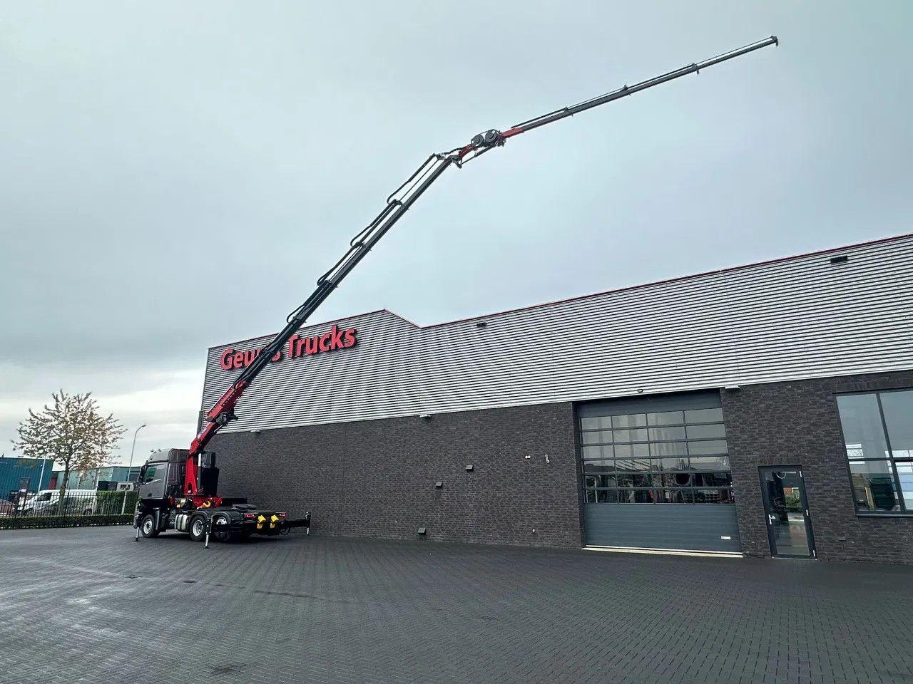 Mercedes-Benz Actros 2553 6X2 TREKKER +HMF 4020 K6 +FJ 600 K4